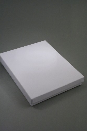 White Giftbox with White Flocked Inner. Approx Size 18cm x 14cm x 2.6cm.